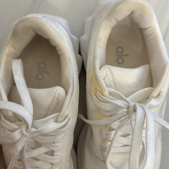 Alo Yoga Trainers - Picture 4 of 6